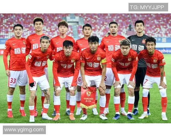 广州足球队节奏对比深度解析与战术探讨 广州足球队节奏对比深度解析与战术探讨