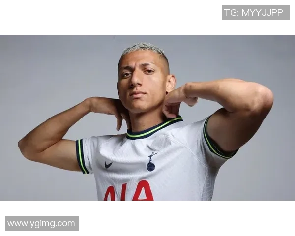 足球明星潮图壁纸尽显球场风采与时尚魅力的完美结合 足球明星潮图壁纸尽显球场风采与时尚魅力的完美结合