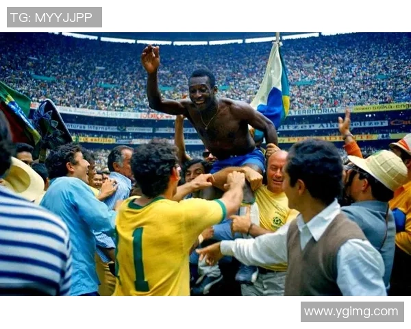 探寻足球界的传奇人物13号背后的明星故事与成就分析