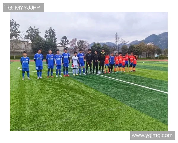 足球明星精彩投球瞬间集锦带你领略球场魅力与技巧的完美结合 足球明星精彩投球瞬间集锦带你领略球场魅力与技巧的完美结合